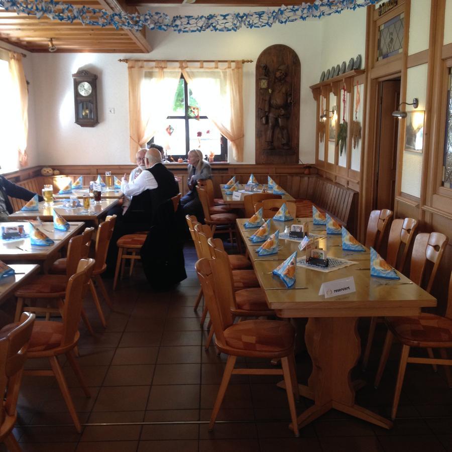 Hausener Dorfkrug Hotel Francoforte sul Meno Esterno foto