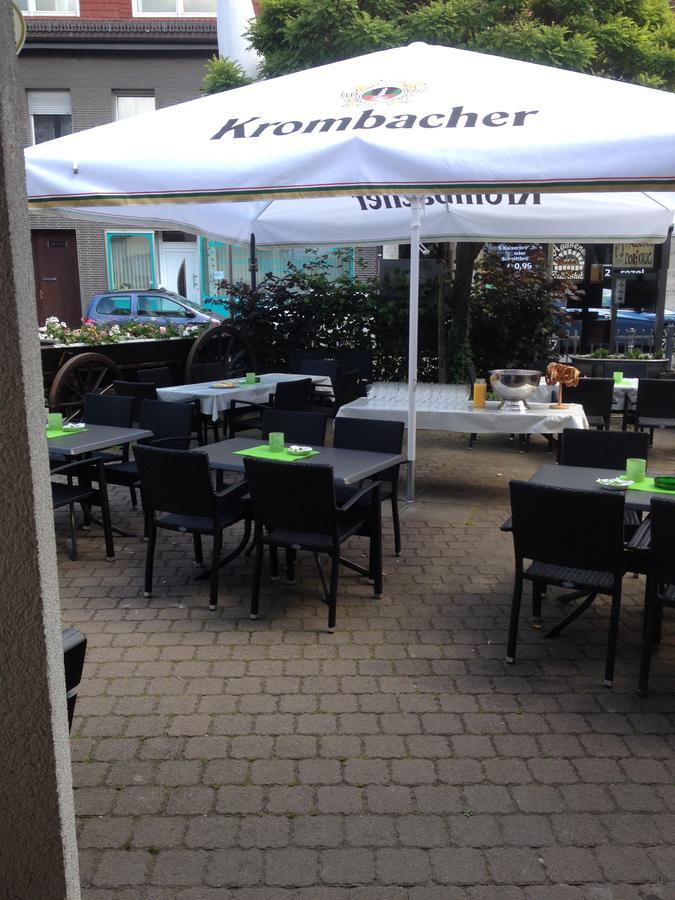 Hausener Dorfkrug Hotel Francoforte sul Meno Esterno foto